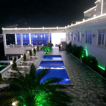 Hotel Zura Palace Квариати Екстериор снимка