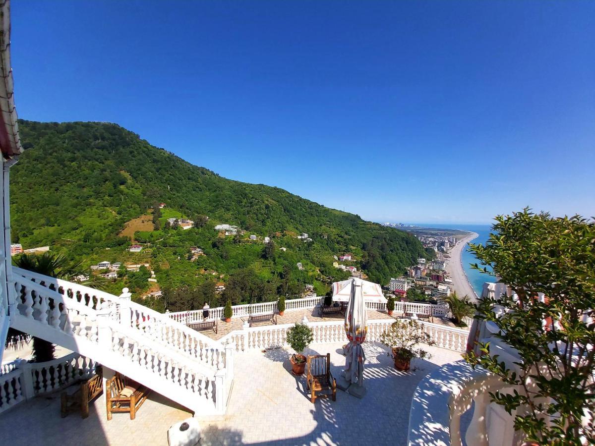 Hotel Zura Palace Квариати Екстериор снимка