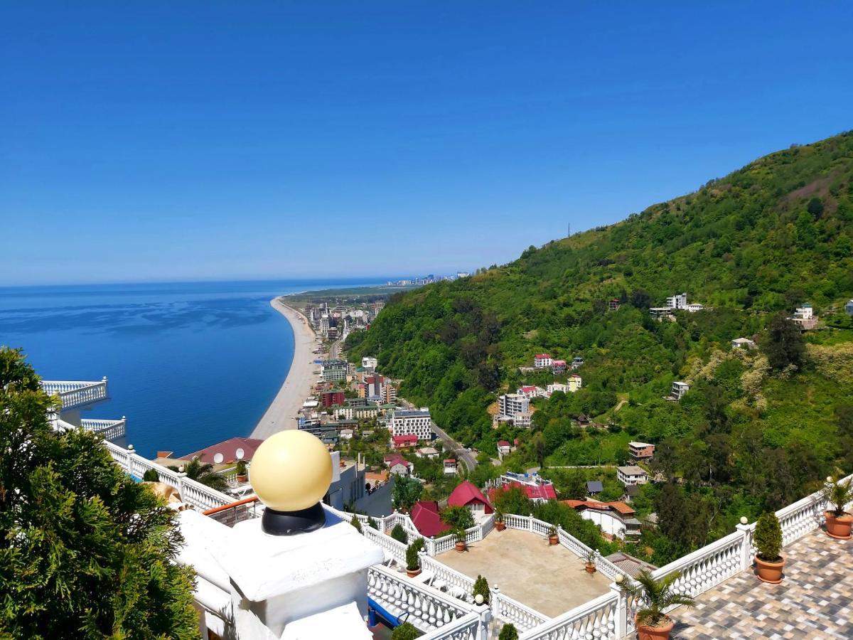 Hotel Zura Palace Квариати Екстериор снимка