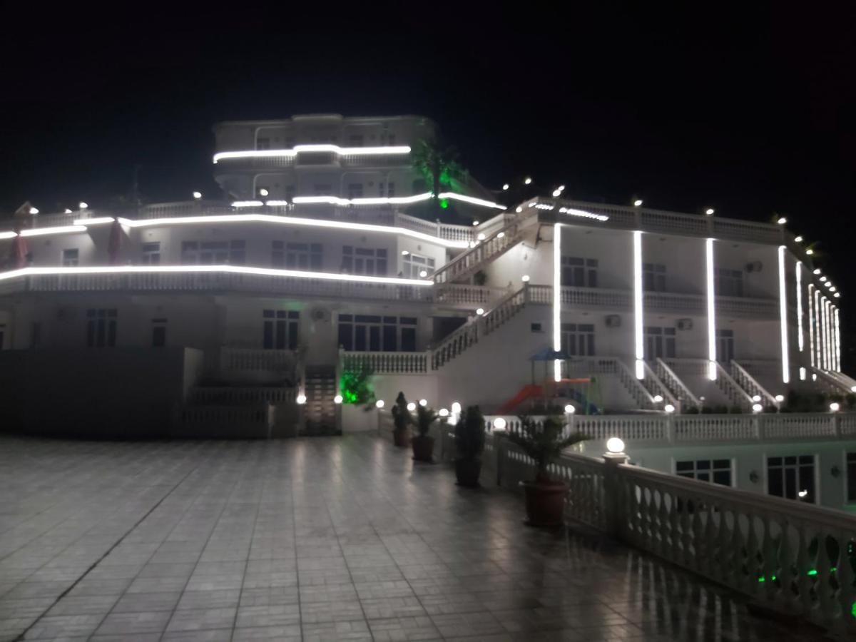 Hotel Zura Palace Квариати Екстериор снимка