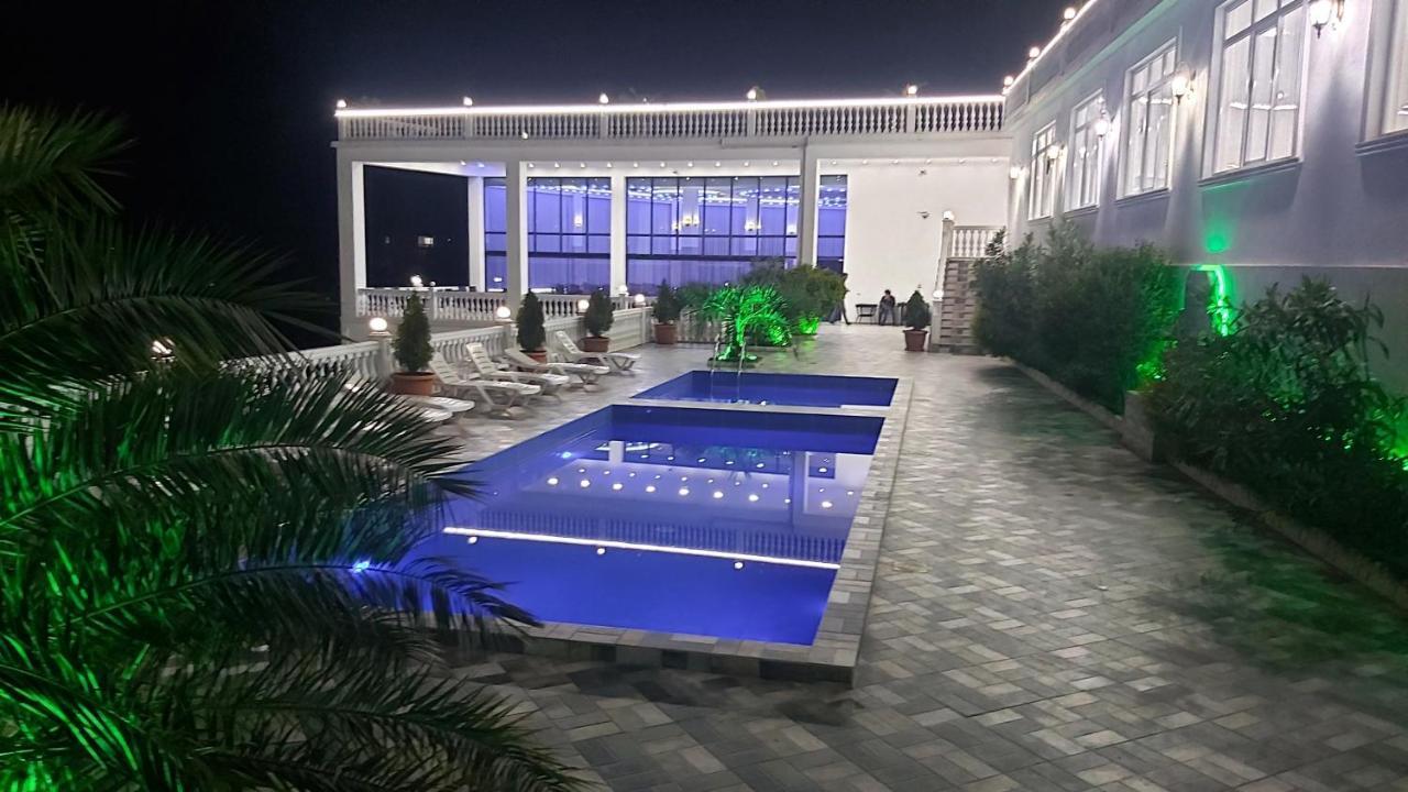 Hotel Zura Palace Квариати Екстериор снимка