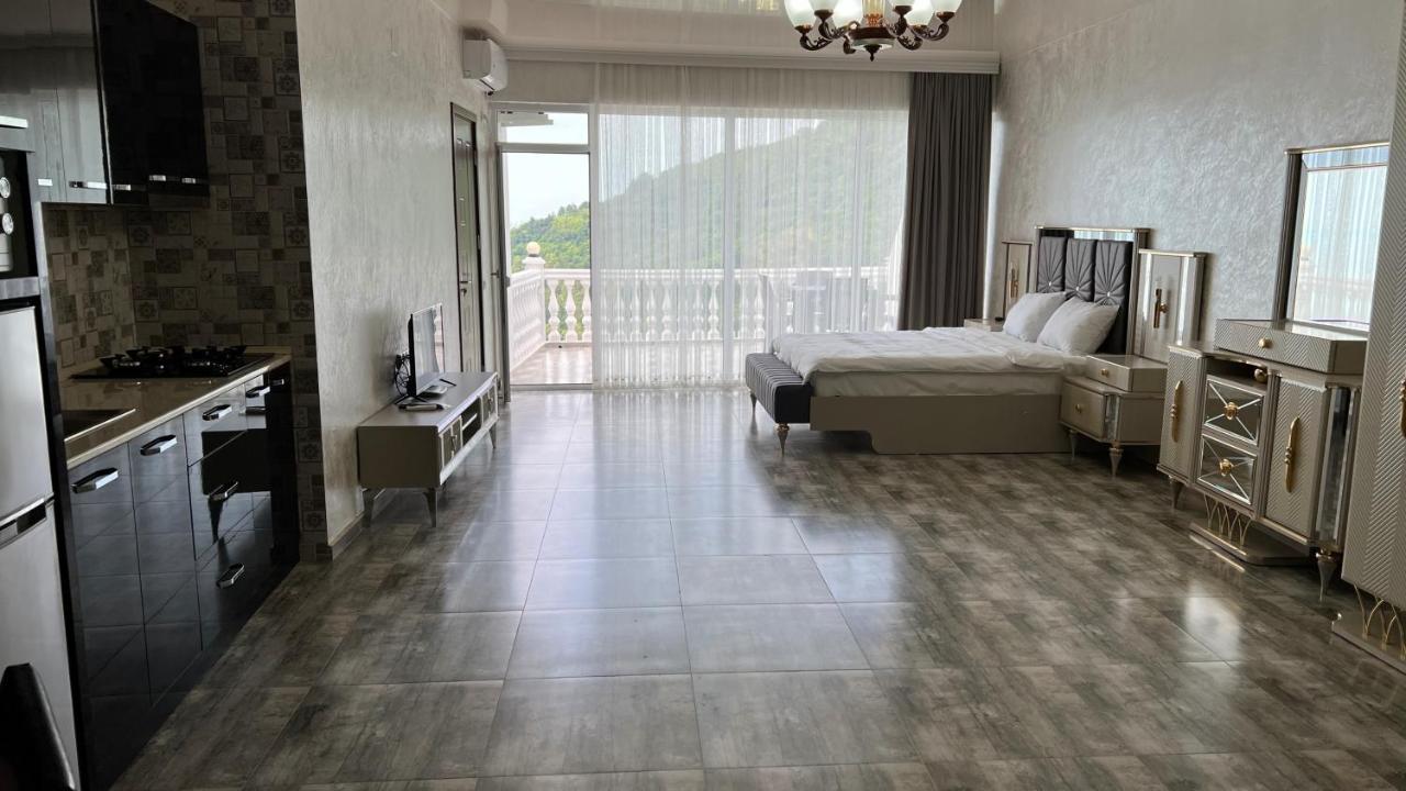 Hotel Zura Palace Квариати Екстериор снимка