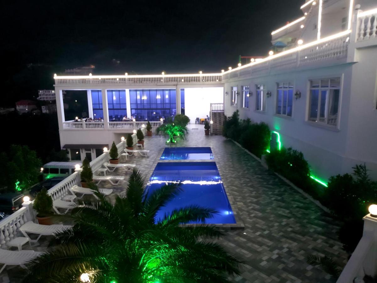 Hotel Zura Palace Квариати Екстериор снимка