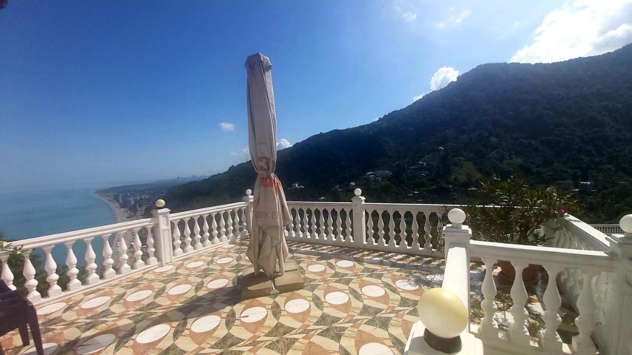 Hotel Zura Palace Квариати Екстериор снимка