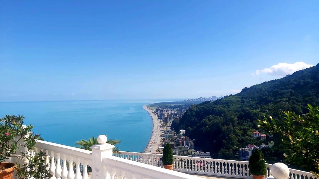 Hotel Zura Palace Квариати Екстериор снимка