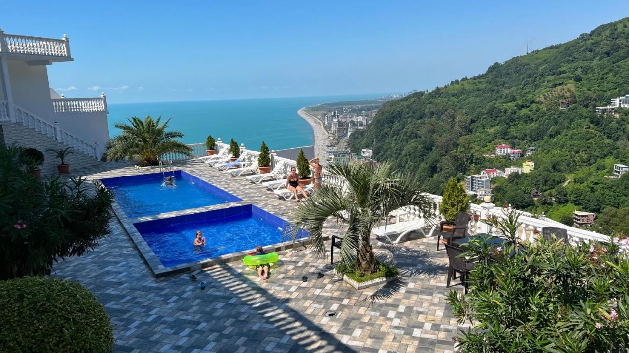Hotel Zura Palace Квариати Екстериор снимка
